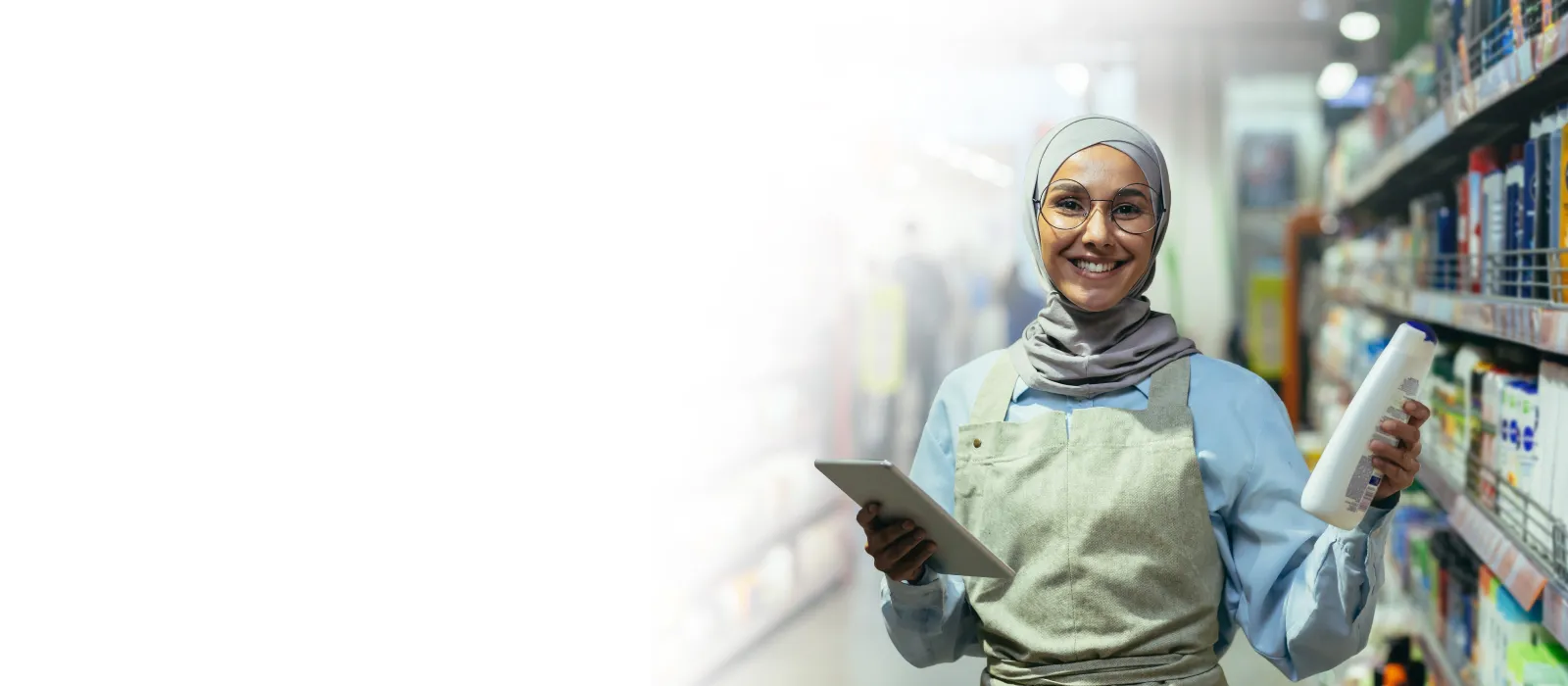 <span style="color:#C71D22">Simplify Your</span><br>Retail Operations<br>-Storefront to Stockroom</br>